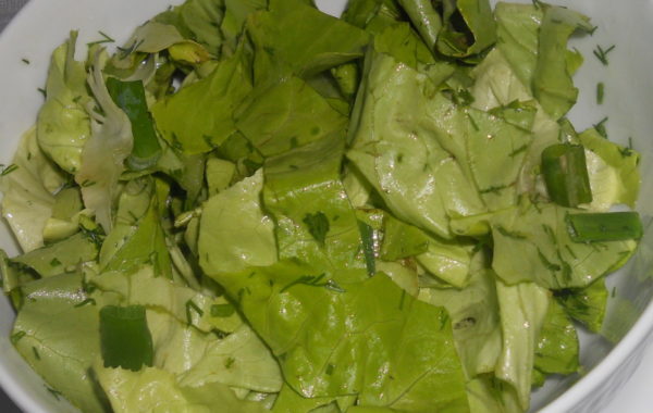 Salata verde cu ceapa si marar